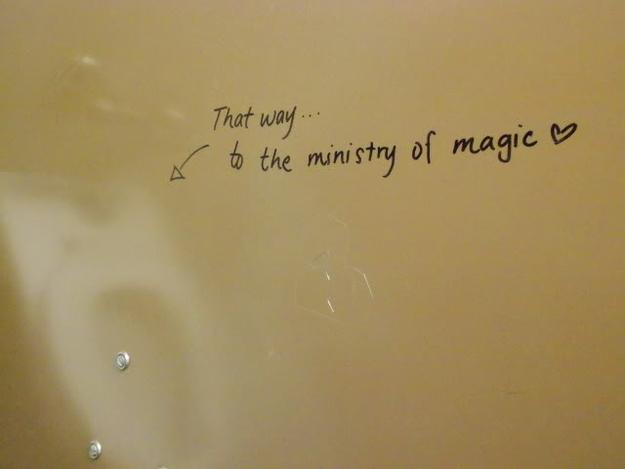  Autors: MONTANNA Kad tualetēs ir GRAFITI.