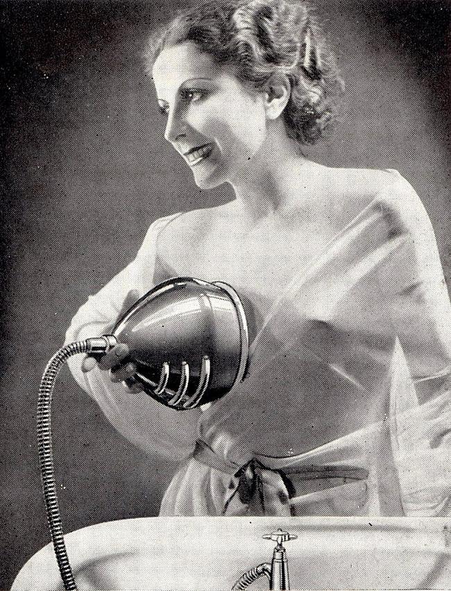 1930 gads Sieviescaronu krūts... Autors: Moonwalker 30 pārsteidzoši foto no pagātnes 2