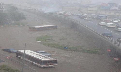 31MARTS  Spēcīgajos plūdos... Autors: charlieyan Ekstrēmie laikapstākļi: Marts-Februāris