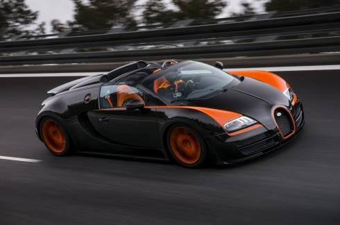 Vittese Autors: Janch123 Bugatti prezentē kabrioletu kas attīsta 430kmh.