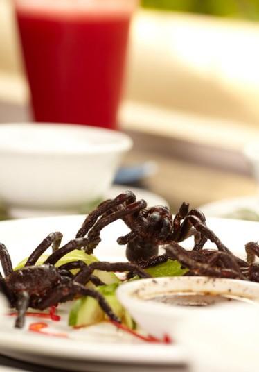 Eļļā vārīti zirnekļi... Autors: Soul Eater 16 dīvainākie ēdieni ko pamēģināt pirms nomirsti