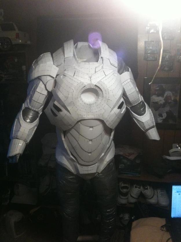 Scaronis tērpa ir darināts no... Autors: luvazhels Džeks Uzbūvē Iron Man!!!