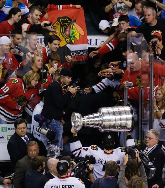 Emocijas Autors: Hokeja Blogs Foto: Čikāgas “Blackhawks” svin Stenlija kausa iegūšanu