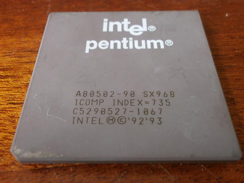 Procesors  Intel Pentium... Autors: BoyMan Datortehnikas relikvijas.