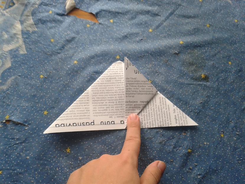 Vienu apakscaronējo stūrīti... Autors: Fosilija Origami māksla – Kubiks