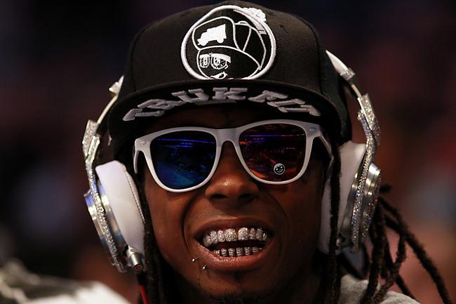  Autors: hiapple Lil Wayne giffu un bilžu paka. [1]