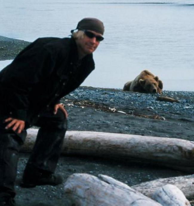 Timotijs Tredvels ar lāčiem... Autors: OKarlis Lāču mīlētājs, kuru apēda ...