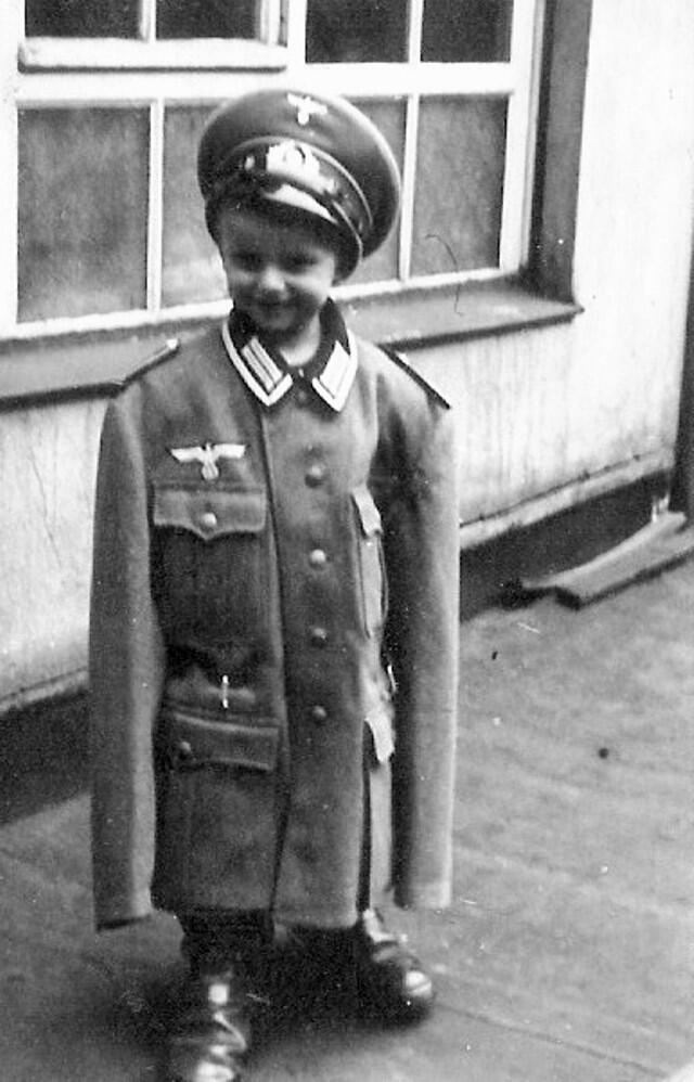 Jauns vācu puika apģērbies... Autors: Sprinteris Vēsturiskās bildes 4