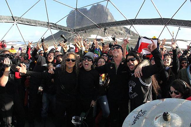  Autors: infectedgrrl Metallica in Antarctica