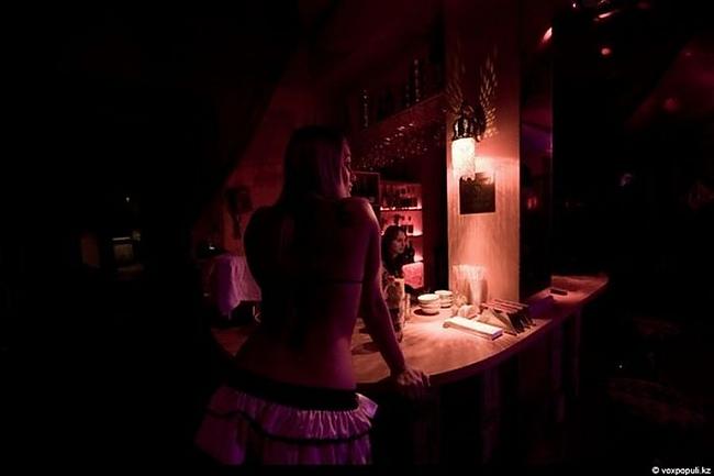 lsquoSaukt mūsu viesus par... Autors: ORGAZMO Striptīza dejotājas ikdiena.