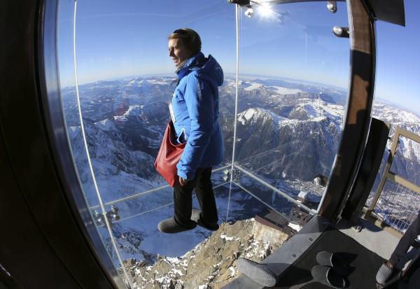 Asu izjūtu cienītājiem... Autors: WinstonClick Francijas Alpos piedāvā spert "soli tukšumā"