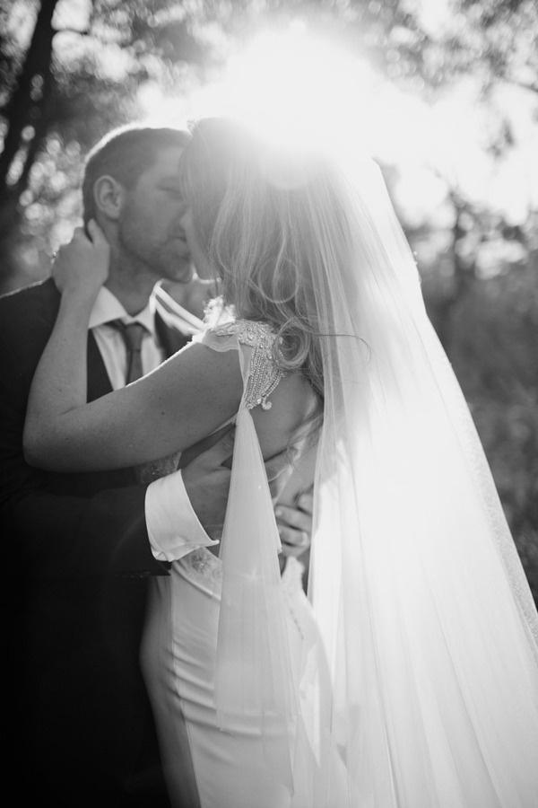 Черно белые фото жениха и невесты