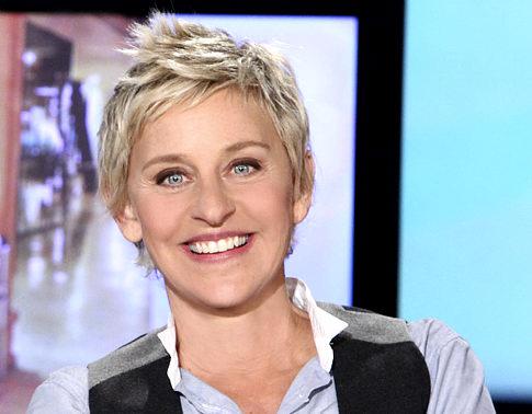 Ellen DeGeneres atteica lomu... Autors: marsins13 10 Fakti par seriālu ''Draugi''