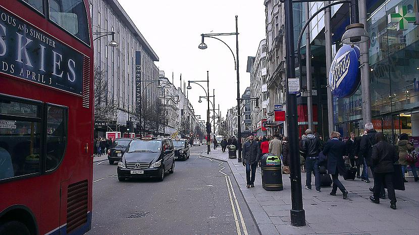  Autors: Latišs Londona. Ātrais trips cauri.