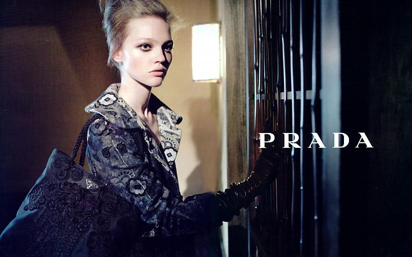 PRADA1913gadā kompāniju... Autors: Cepuminsh002 Pasaulē dārgākie apģērbu zīmoli