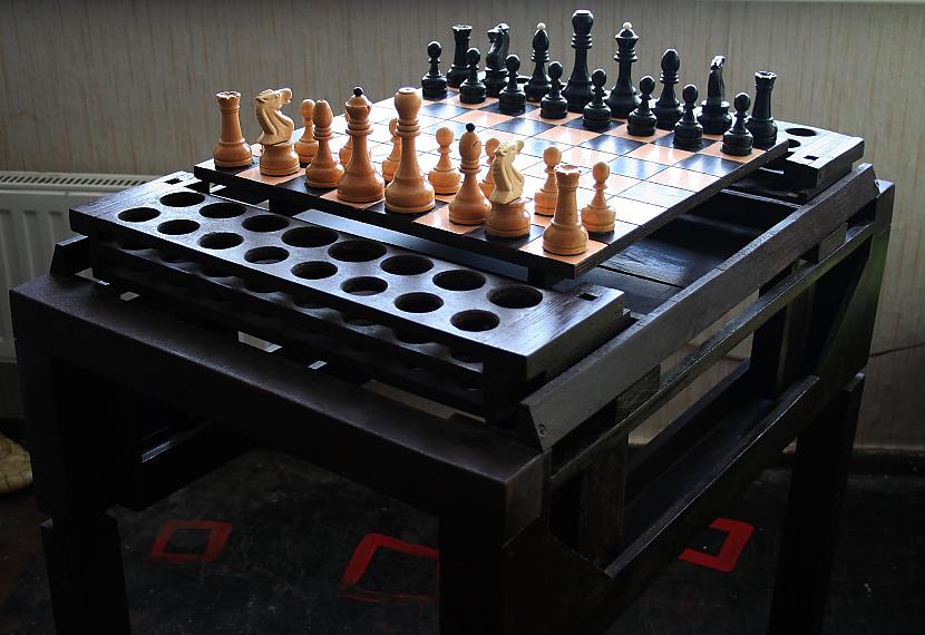 un gatavz Autors: Risoft uzbūvēju šaha galdiņu