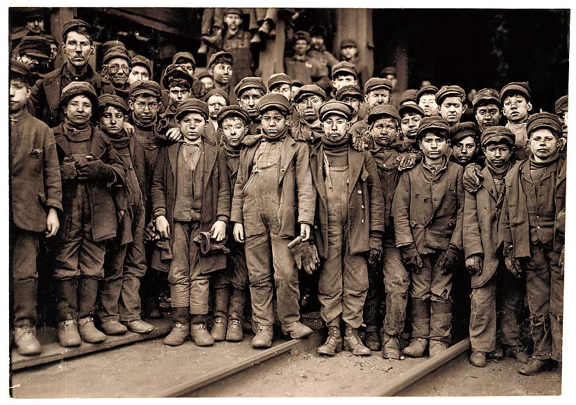 Bērnu verdzība... Autors: Fosilija Fotogrāfijas, kuras izmainīja pasauli!