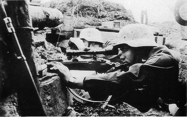 Vācu snaiperis bruņots ar... Autors: DamnRiga Otrais Pasaules karš bildēs