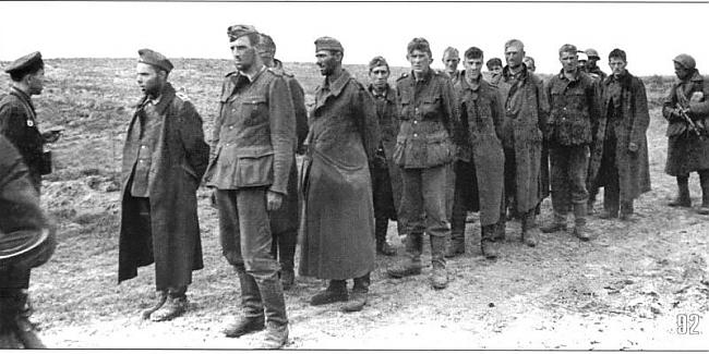 Sarkanās armijas karavīti... Autors: DamnRiga Otrais Pasaules karš bildēs