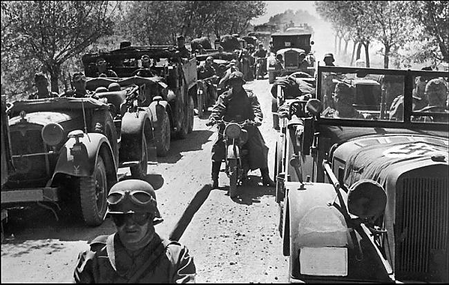 Motorizētā kājinieku vienība... Autors: DamnRiga Otrais Pasaules karš bildēs