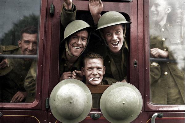 Britu karavīri vel smaidīdami... Autors: Karalis Jānis 15 Vēsturiski, krāsainie foto.
