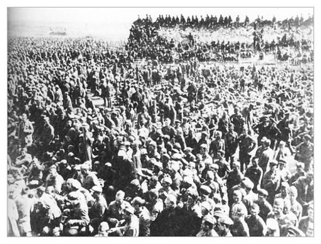 1939 gadā Hitlers un Staļins... Autors: Man vienalga 10 kara fotogrāfijas, kuras NAV fotošopētas! #4