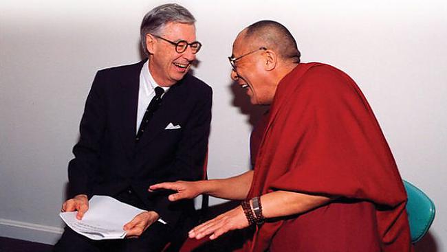 Dalailama un Misters Rodžers ... Autors: Uldis Siemīte 2#   25 veco laiku slavenību fotogrāfijas par kurām tu nenojauti
