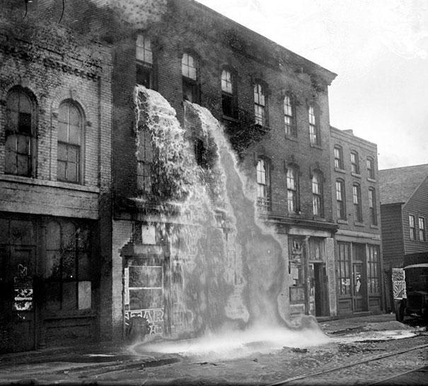 Detroita tiek izlietas... Autors: Uldis Siemīte 25 vēsturiski foto ,kuri aizsāk mūsdienas