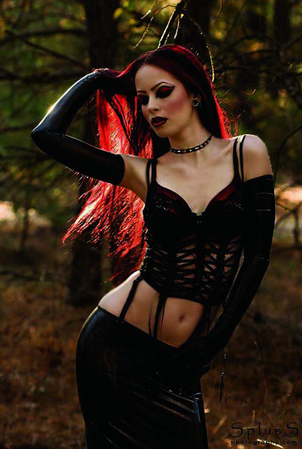  Autors: SatanicWolfie Goth Style