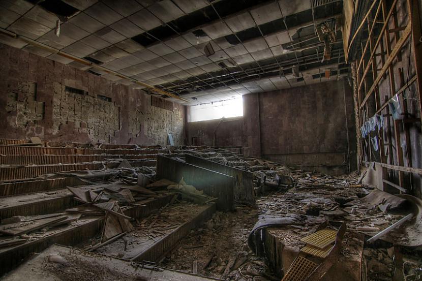 Vēl viena sagruvusi un pamesta... Autors: Zutēns Černobiļa 28 gadus pēc traģēdijas...