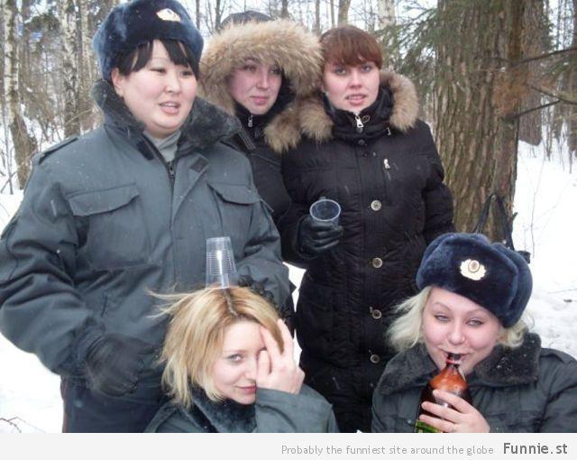 Meitenes izklaidējas pēc smagi... Autors: Man vienalga Zeme, kas nebeigs pārsteigt - Krievija! #3