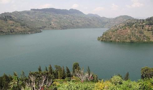 22 Kivu ezers Atrodas... Autors: The Diāna 25 vietas pasaulē, kurās cilvēkiem nevajadzētu dzīvot