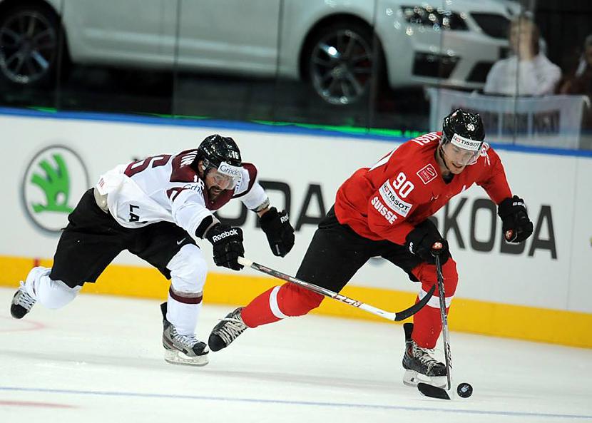 Otrais periodsnbspJau otrā... Autors: Hokeja Blogs Spraigā mača galotnē Latvijas izlase čempionātu noslēdz ar zaudējumu