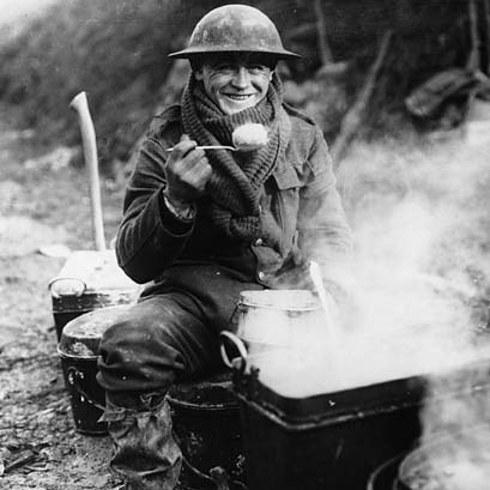 Smaidoscarons kareivis sēž... Autors: ČOPERS Spēcīgākās Pasaules Kara bildes
