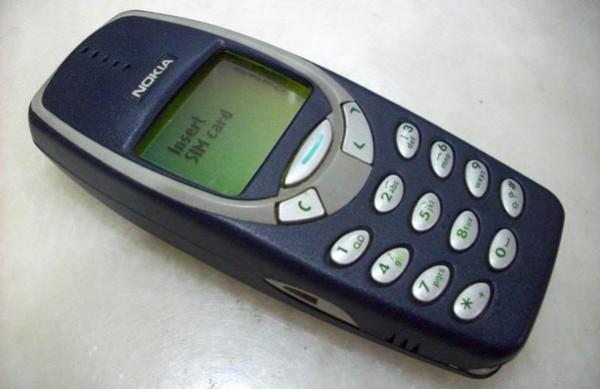  Autors: Nilsons15 Nokia 3310 cauršauts, sasists ar āmuru.. Tas nav pasaulē izturīgākais telefons