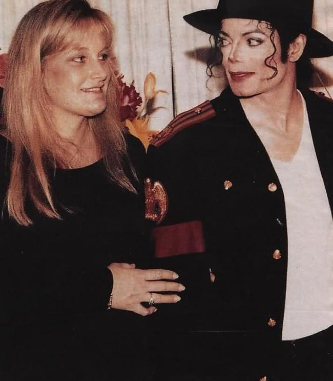Maikls otro reizi aprecējās ar... Autors: MJ Lover Michael Jackson
