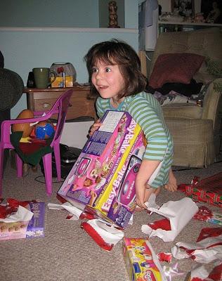  Autors: Fosilija Kāda ir reakcija bērniem saņemot dāvanas?