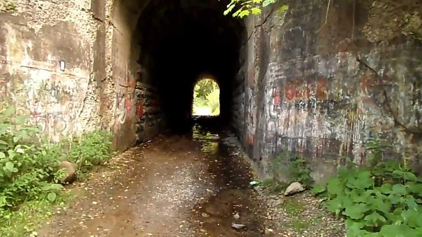 Kliedzienu tunelis Screaming... Autors: SirdsDziesma 10 spoku apsēstākās vietas pasaulē
