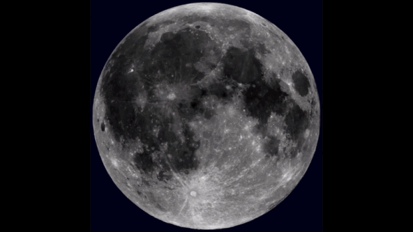 Mēness griežas kā traksMēness... Autors: Moonwalker Pārsteidzoši fenomeni kosmosā, ko izdevās nofilmēt.
