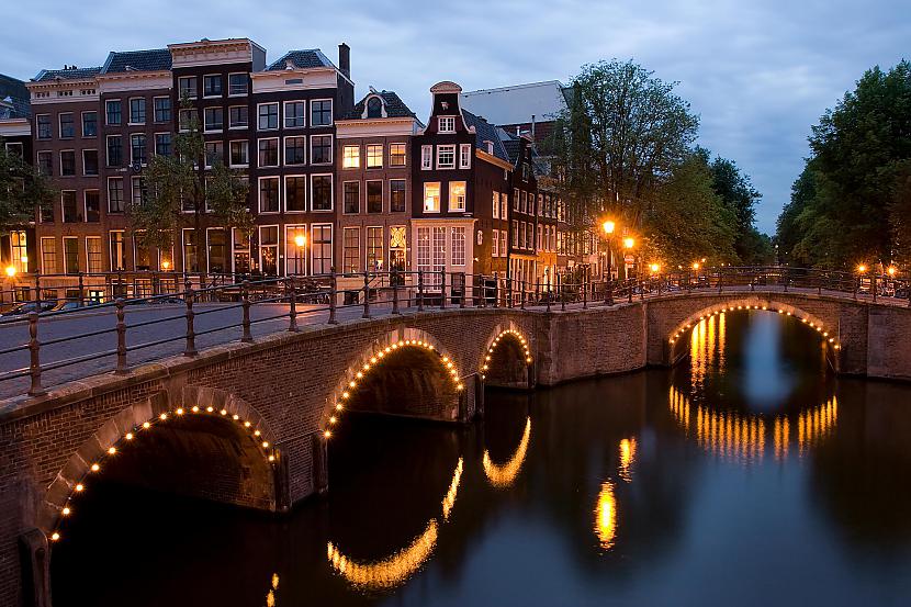 1 AmsterdamaScaronī ir pirmā... Autors: Dzives skola Labākās atpūtas vietas kurp doties neprecētiem cilvēkiem