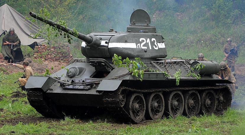 1T34nbspGodpilnajā pirmajā... Autors: janchuks 24 Kam lielāka kule, jeb TOP 10 tanki bruņoto konfliktu vēsturē