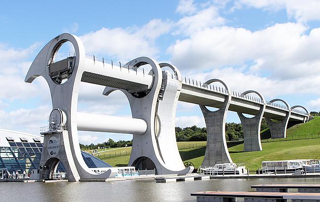 Scaronāds rotējoscaron tilts... Autors: bigbos Dīvainākie un interesantākie tilti pasaule