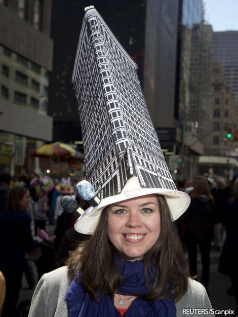  Autors: happiinness Ņujorkā norisinājās ikgadējā ekstravaganto cepuru parāde