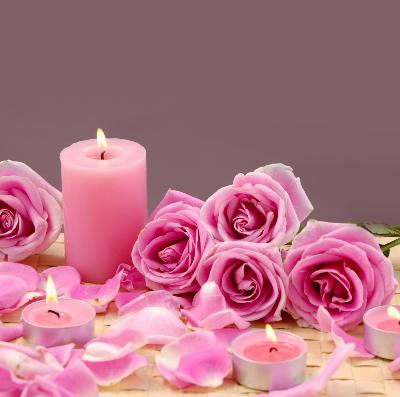 Sārta rozā sveceRozā svece ir... Autors: Yanara Sveču krāsu nozīme