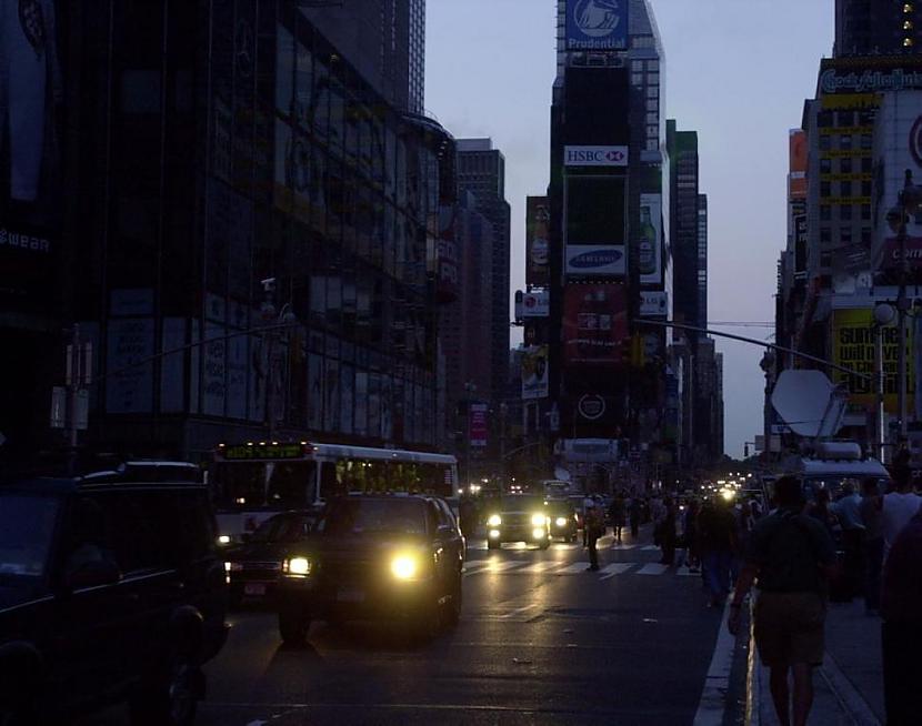 Ņujorka iegrimst tumsā pēc... Autors: pofig 21. gadsimta spēcīgākās fotogrāfijas