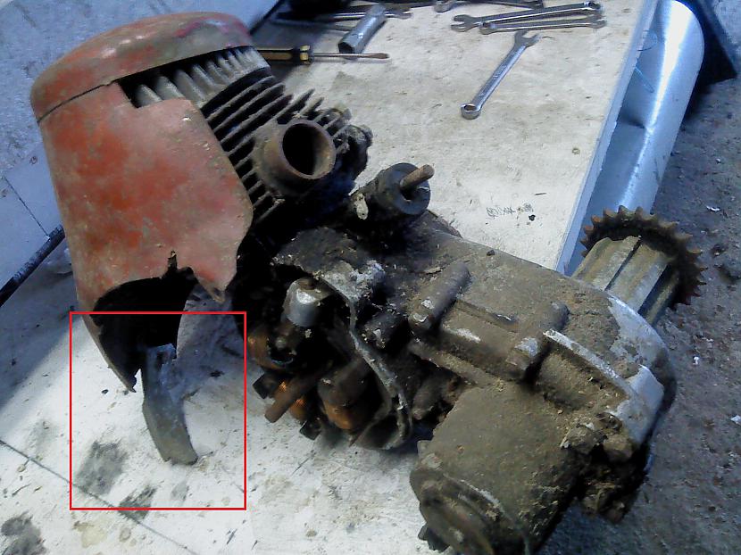 Ļoti netīrs un vēl pie tam... Autors: KOMANDI3RIS Vjatka VP-150 motora remonts.