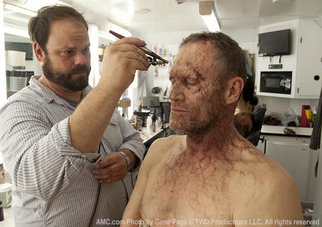Make upcontent Autors: MsQueen The Walking Dead aizkulises...