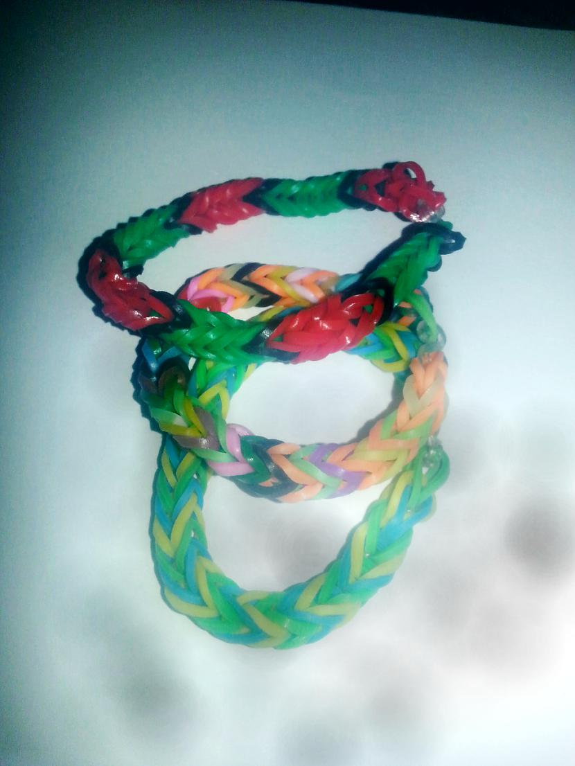 Šīs ir manas rokassprādzes ... Autors: LightSoul Rainbow bands "fishtail" rokassprādze DIY.