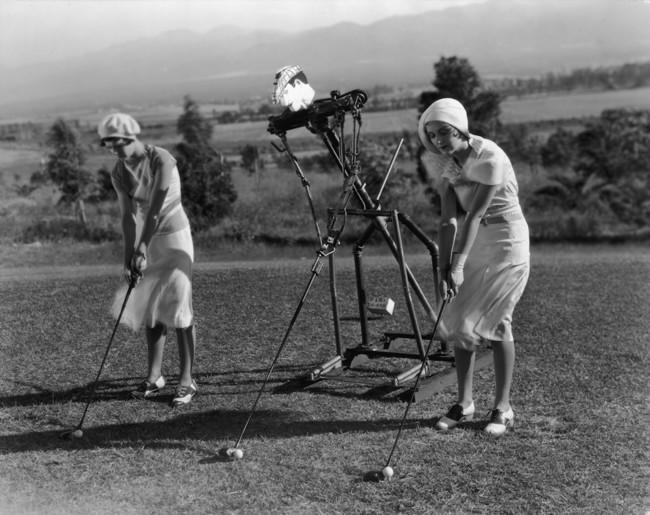 Dāmas mācās spēlēt golfu ar... Autors: kaķūns 30 reti foto, kuri nav mācību grāmatās