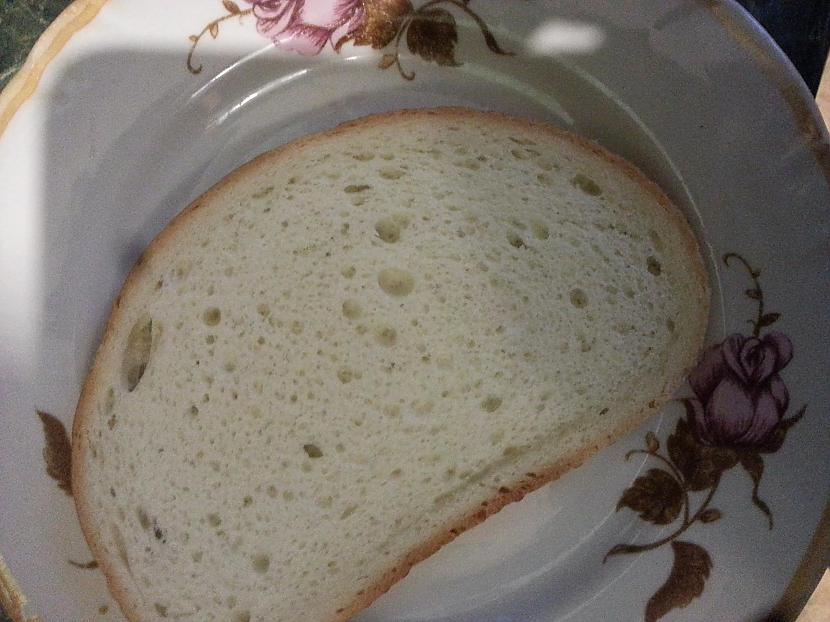 Es ēdīscaronu ar maizi Autors: SGTC RECEPTE: Ka pagatavot garshigi olu